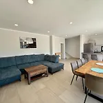 بيت للعطل Modern With Swimming Pool And Sea View تْسْغيكفانِتْسا