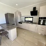 Modern With Swimming Pool And Sea View * تْسْغيكفانِتْسا