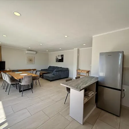 Modern With Swimming Pool And Sea View * تْسْغيكفانِتْسا