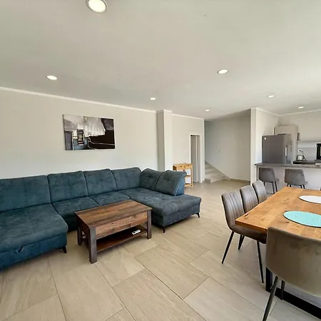 بيت للعطل Modern With Swimming Pool And Sea View تْسْغيكفانِتْسا