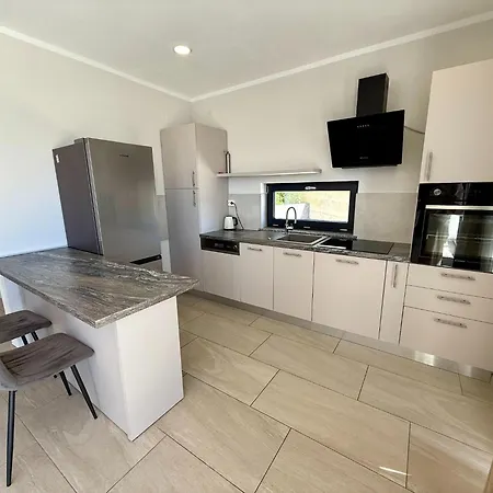 Modern With Swimming Pool And Sea View * تْسْغيكفانِتْسا