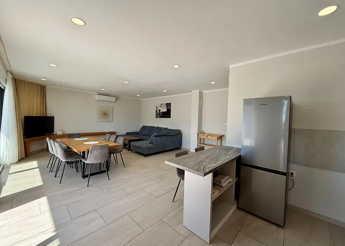Modern With Swimming Pool And Sea View * Crikvenica